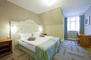 Отель Skrunda Manor Скрунда Стандартный двухместный номер с 1 кроватью или 2 отдельными кроватями-2