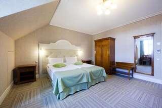 Отель Skrunda Manor Скрунда Стандартный двухместный номер с 1 кроватью или 2 отдельными кроватями-3